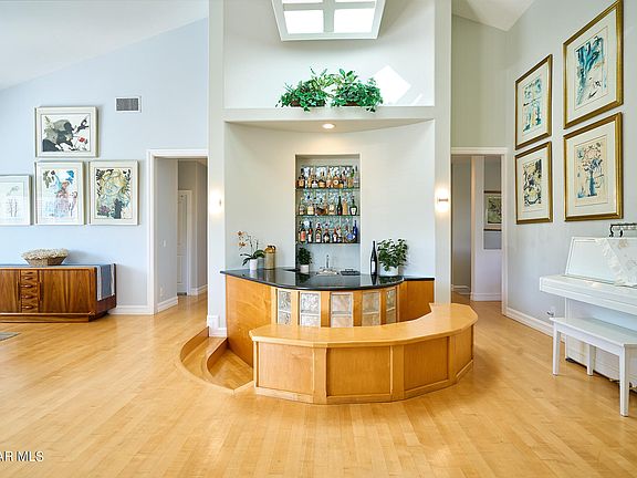 3rd image of 470 Helga Ct