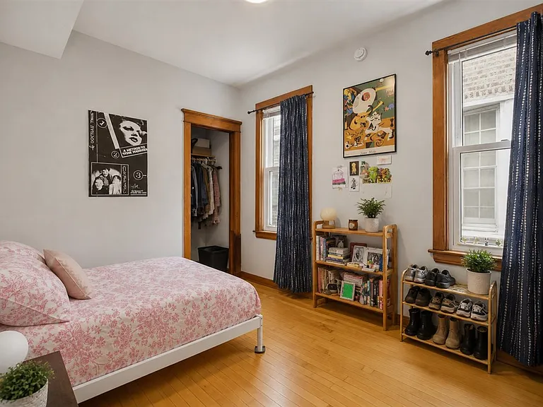 2334 N Hamlin Ave #2 — Photo 9
