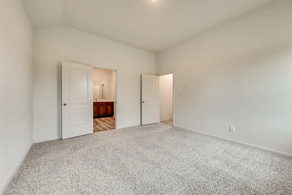 4 bed, 1803 sqft, $2,295 — Photo 3