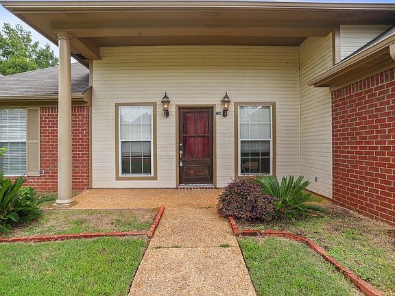 3rd image of 428 Wildberry Cir
