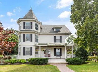 187 Hovey St, Lowell, MA 01852