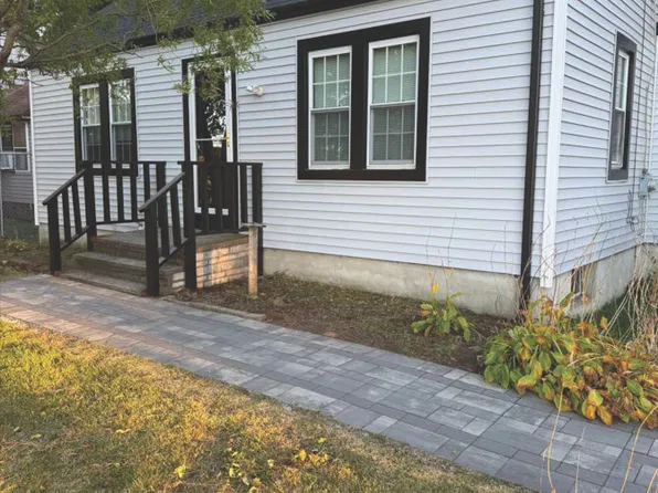 43 Old Windsor Rd, Bloomfield, CT 06002