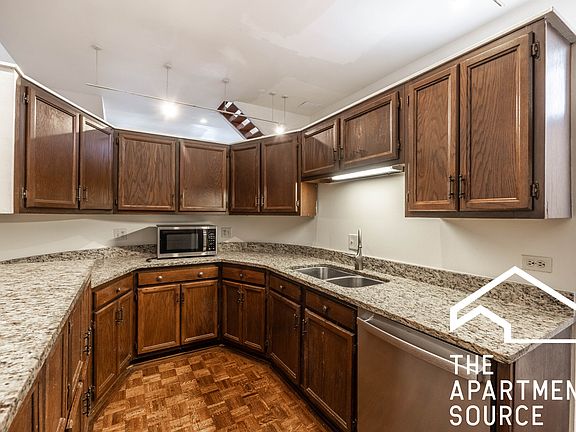 4th image of 2059 N Clifton Ave #1F