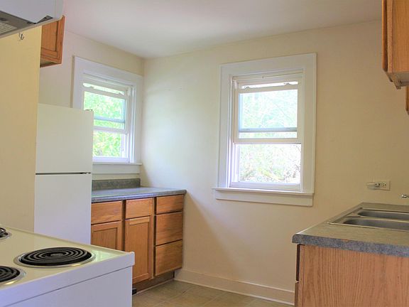 4th image of 1215 E Cork St #B