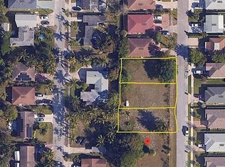 1030 Mango Dr, Delray Beach, FL 33444