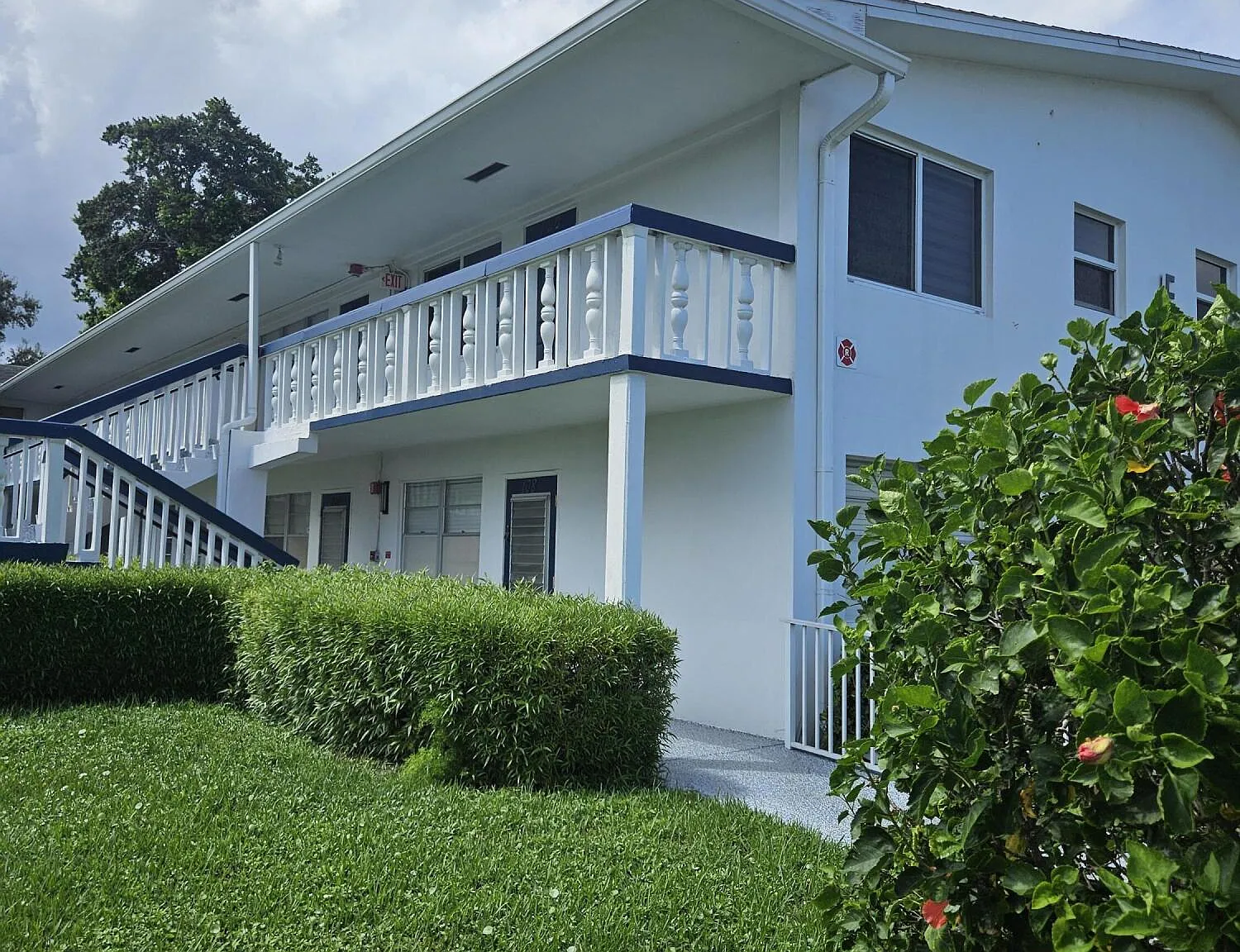 2 bed, 1.5 bath, 820 sqft, $2,000 — Photo 2