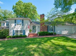 5400 Windsor Ln, Fairway, KS 66205