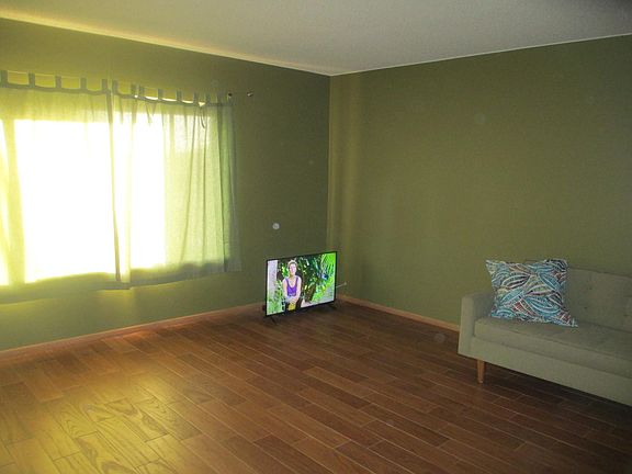 4th image of 2106 E Ellis Dr