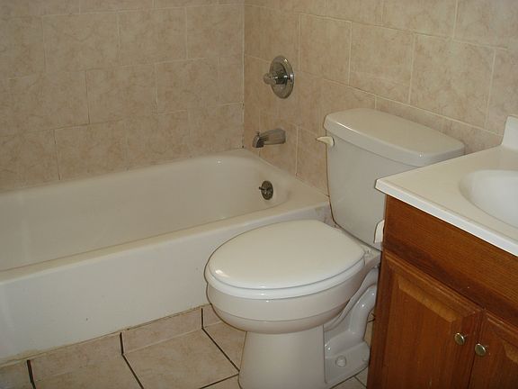 Hall Bath_10282015