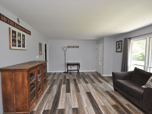 5th image of 1900 Walnut Grove Rd