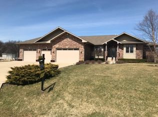 18904 Raven Hills Dr, Marengo, IL 60152