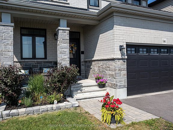 5th image of 14 Athabaska Dr