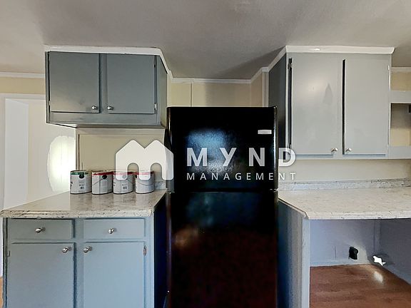 3rd image of 2631 Glenbrook Dr