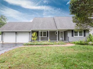 16 Locksley Ln, Nesconset, NY