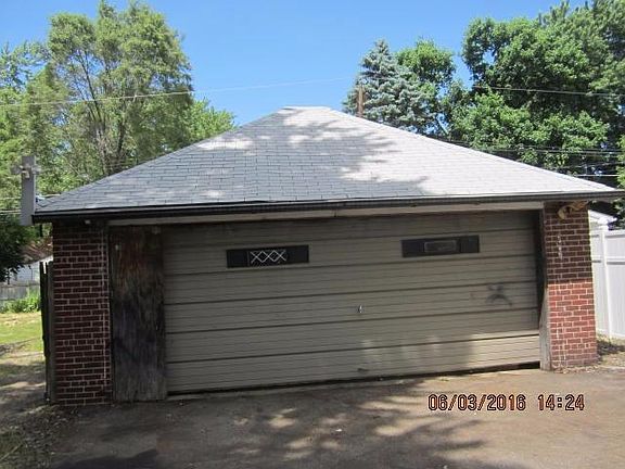 4th image of 35622 Glenwood Rd
