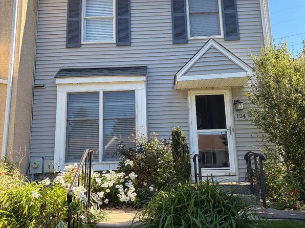 124 Woodhill Rd, Wilmington, DE 19809