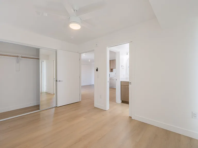 Indiana Street Apartments — Photo 13