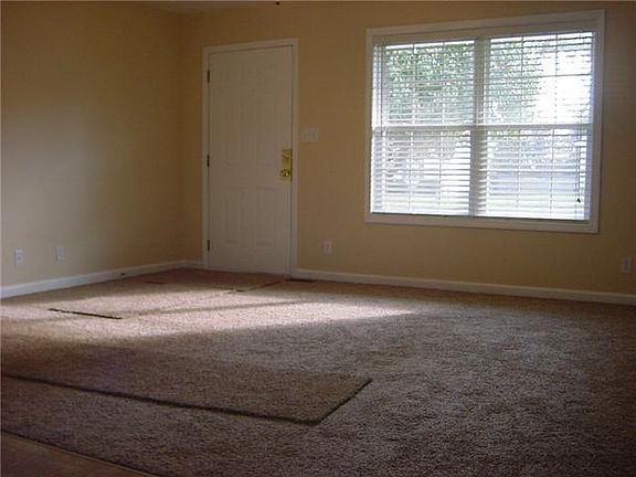 5th image of 1032 Waterford Cir
