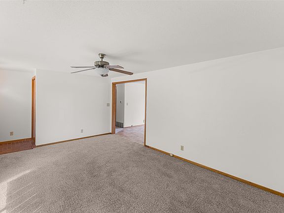 5th image of 2347 E 38th St
