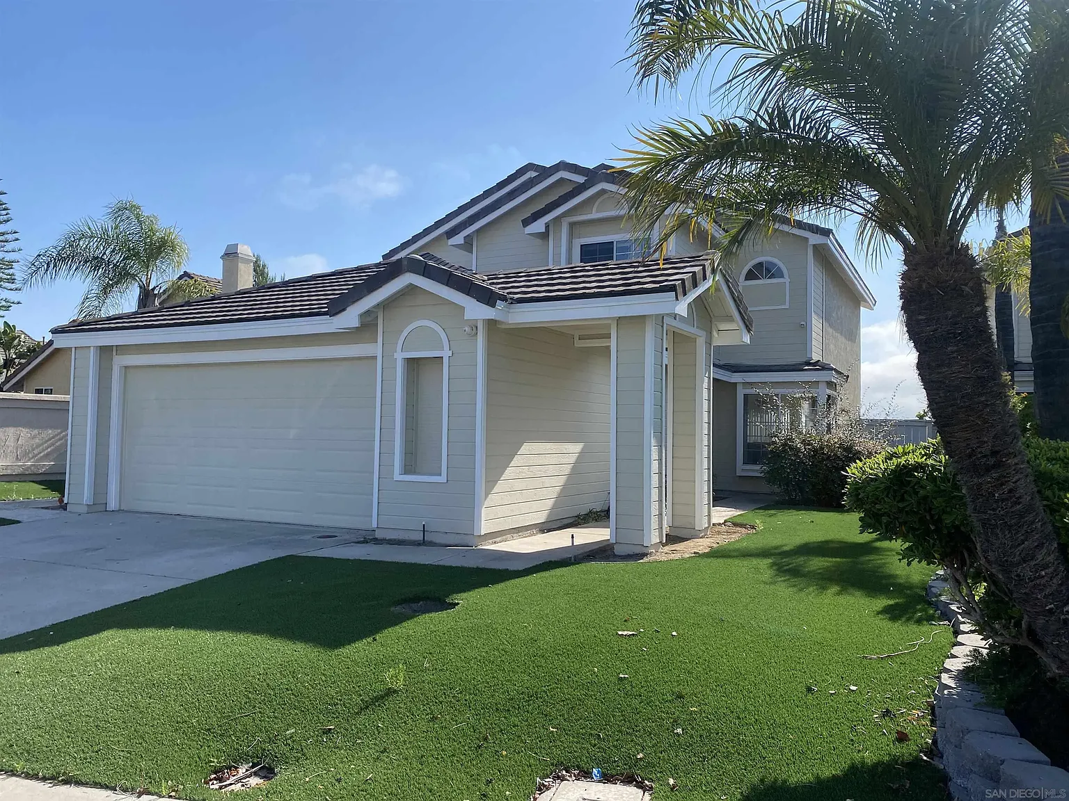 3 bed, 3.0 bath, 1753 sqft, $4,550 — Photo 1