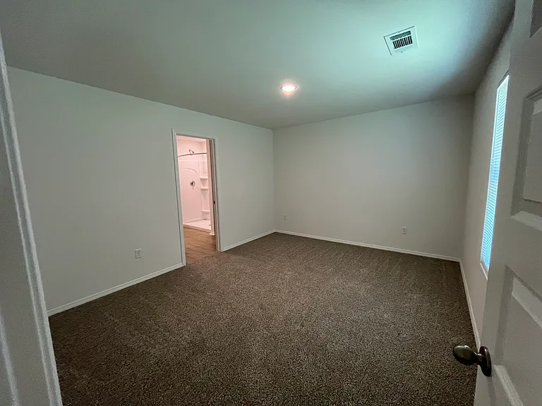 410 Moonlight Graham Blvd — Photo 5
