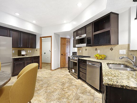 5th image of 6505 Jazmin Pl NW
