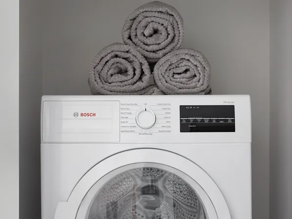 30-02 39th Avenue image 8 of 8