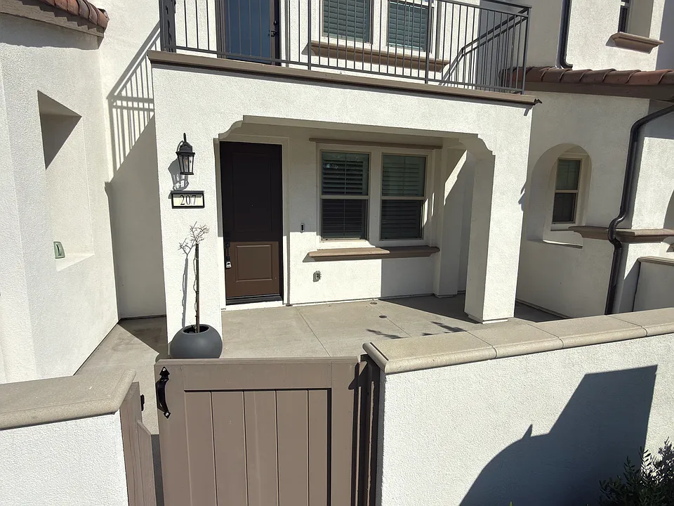 207 Colby Cir