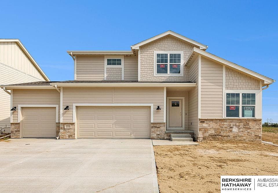 1st image of 18462 Palisades Dr