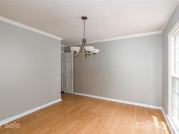 5th image of 4711 Meadowridge Dr
