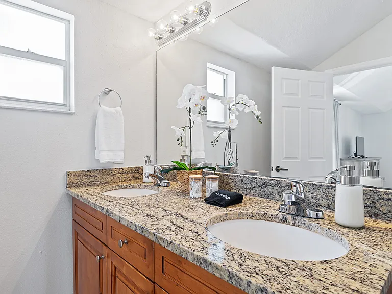 9415 Citrus Glen Pl — Photo 14