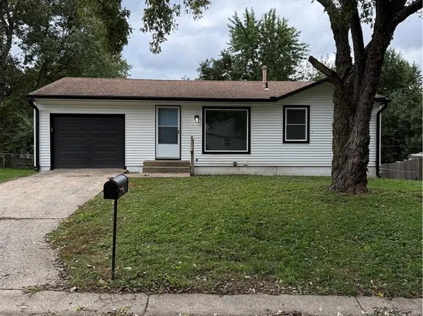 18813 Powahatan Ct W, Independence, MO 64056