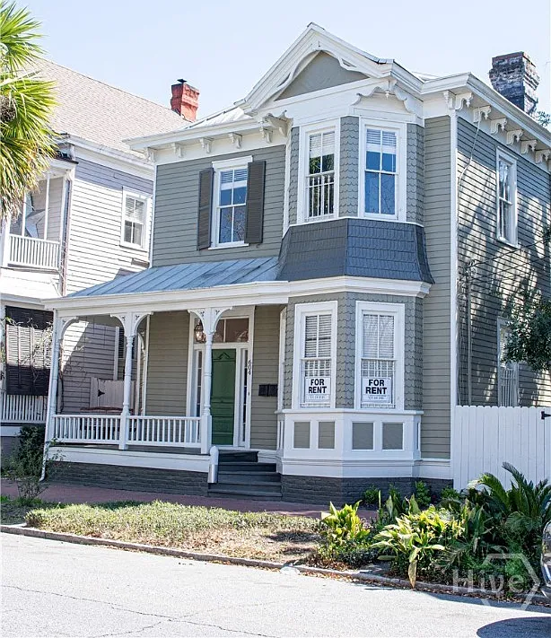 2 bed, 1.5 bath, 1050 sqft, $2,700 — Photo 1
