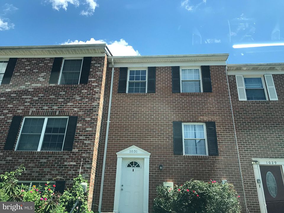 1st image of 1031 Lakefront Dr