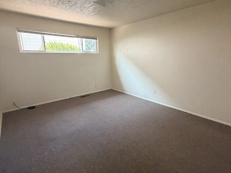 2627 Dakota St NE #3 — Photo 9