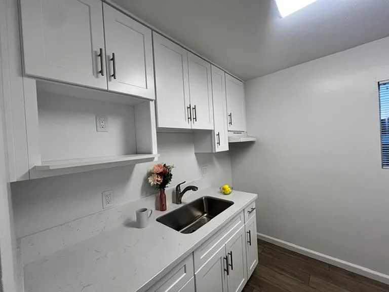 4006 Ingraham St #8 — Photo 7