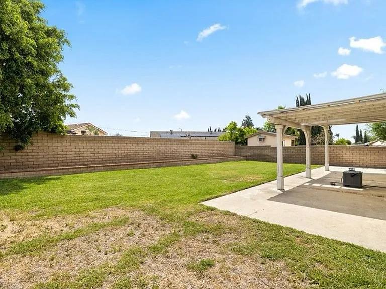 2631 S Cucamonga Ave — Photo 2
