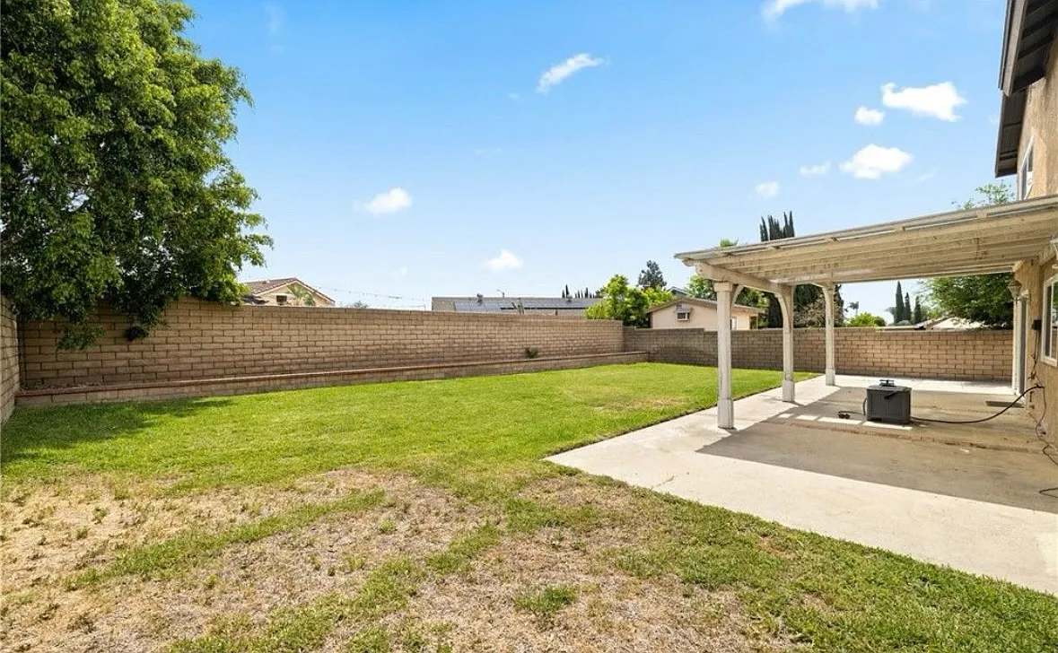 Building Photo - 2631 S Cucamonga Ave