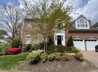 3405 Holly St, Alexandria, VA 22305