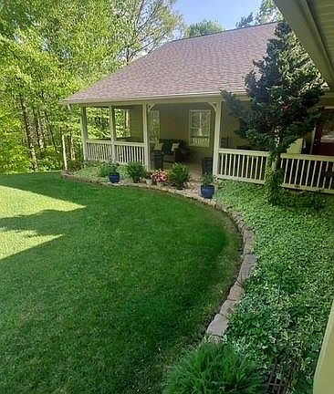 2nd image of 300 Somerset Dr