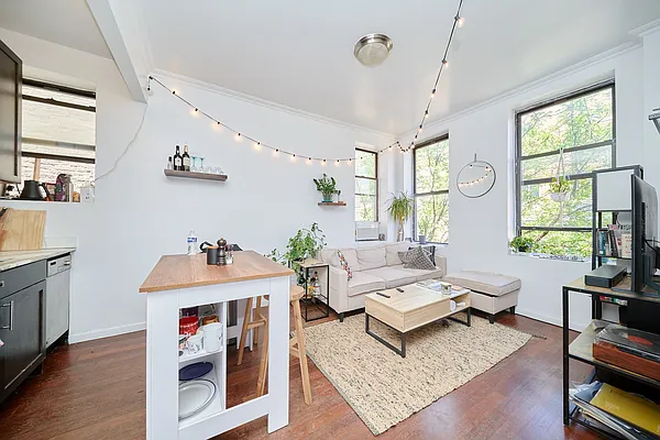 Rented by Living New York | media 11