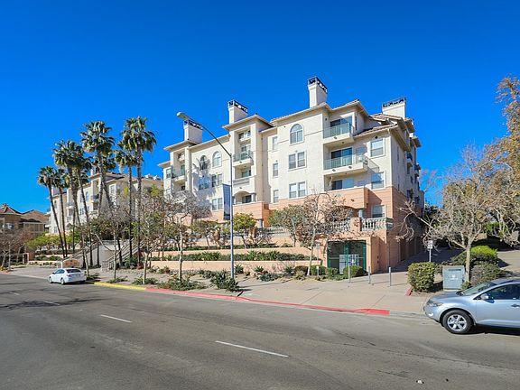 2nd image of 680 Camino De La Reina APT 2110