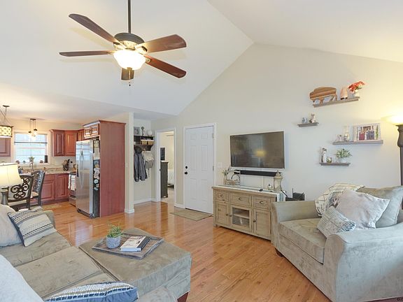 3rd image of 23 E Tremont St