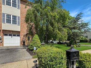 27 Olde Penn Dr, Easton, PA 18045