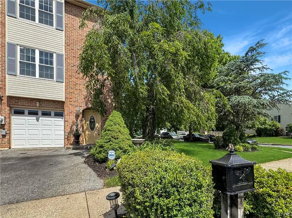 27 Olde Penn Dr, Easton, PA 18045