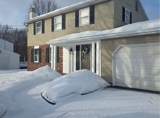 127 Smokey Hollow Rd, Baldwinsville, NY 13027