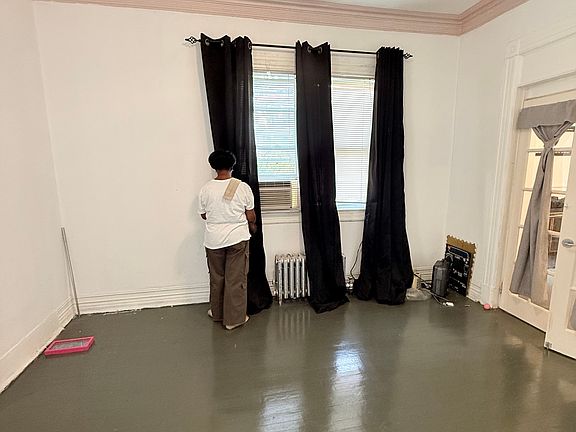 4th image of 301 S 6th Ave