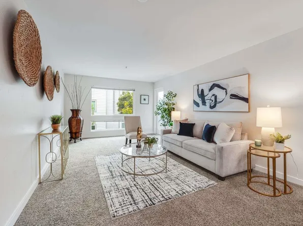 6400 Christie Ave APT 2215, Emeryville, CA 94608