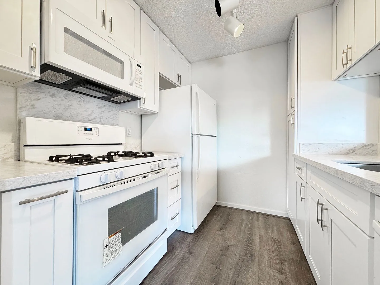 Pet Friendly Ewa Beach Condo with A/C — Photo 3