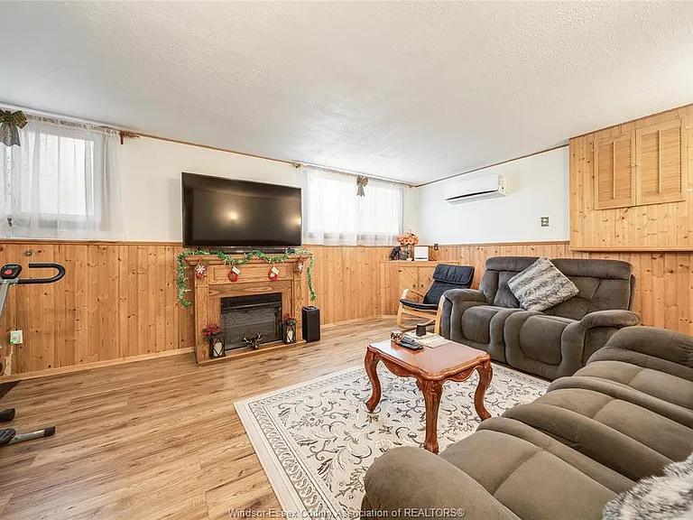 1229 Arncliffe Pl — Photo 21